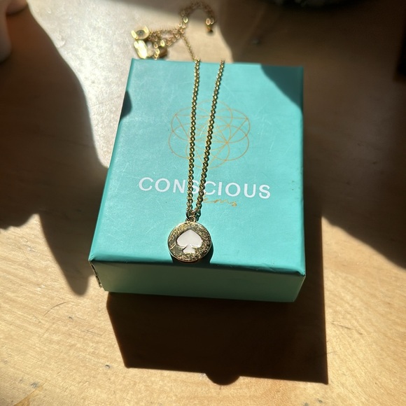 Kate Spade necklace. - Picture 2 of 4